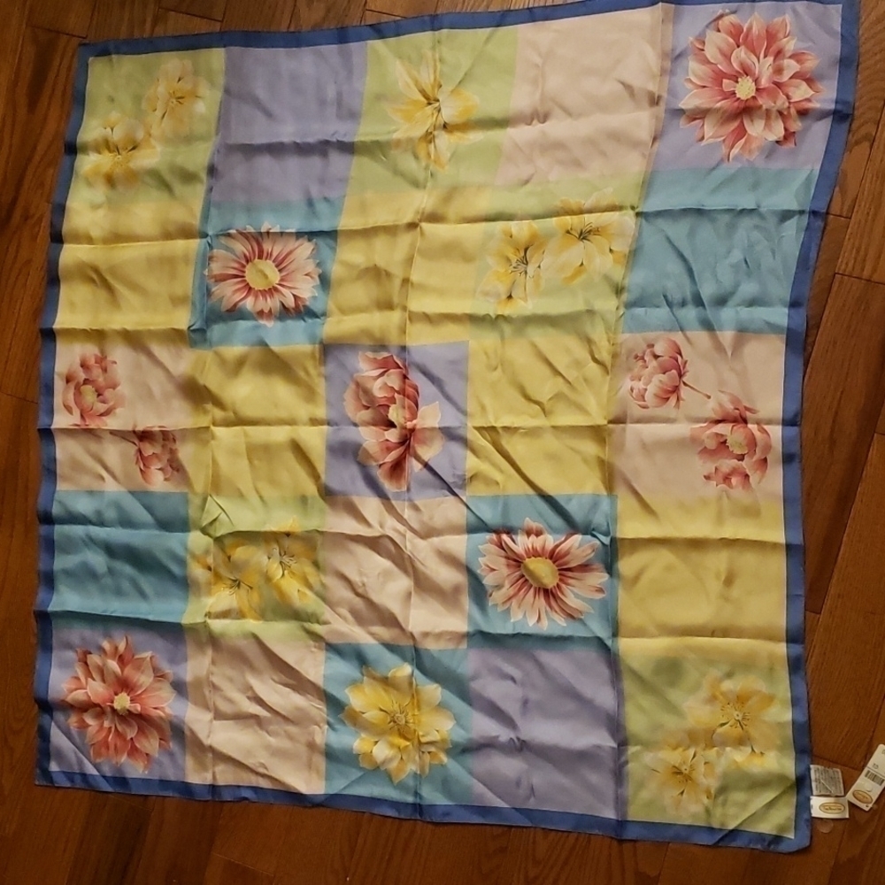 𝅺talbot silk scarf. NWT